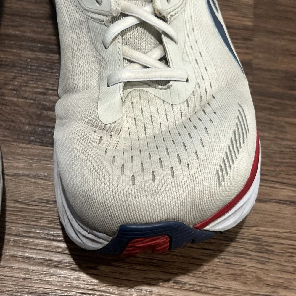Altra Via Olympus Womens Size 10 Wide Running Shoes Off White Foot Shape